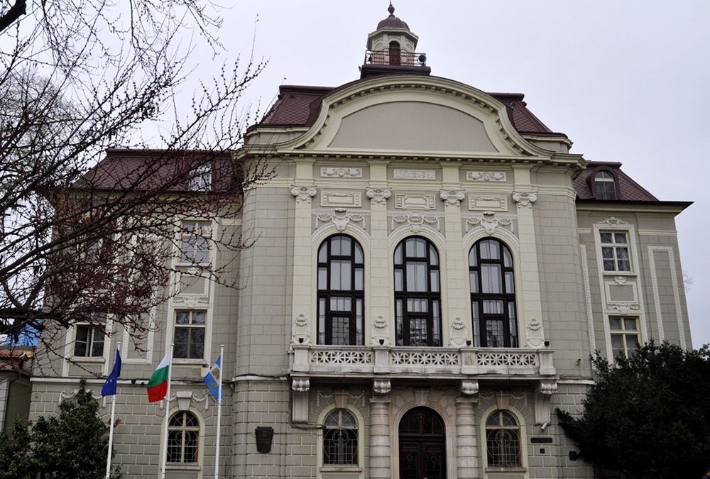 Община Пловдив получи първите два електромобила