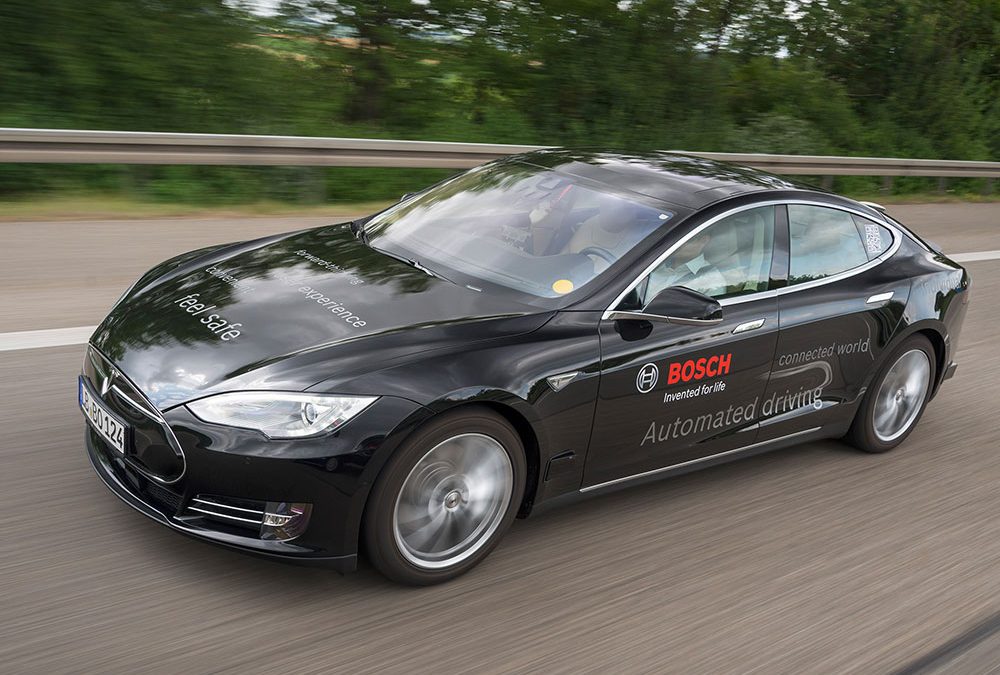 Bosch използва електромобили Tesla за автоматизирано шофиране