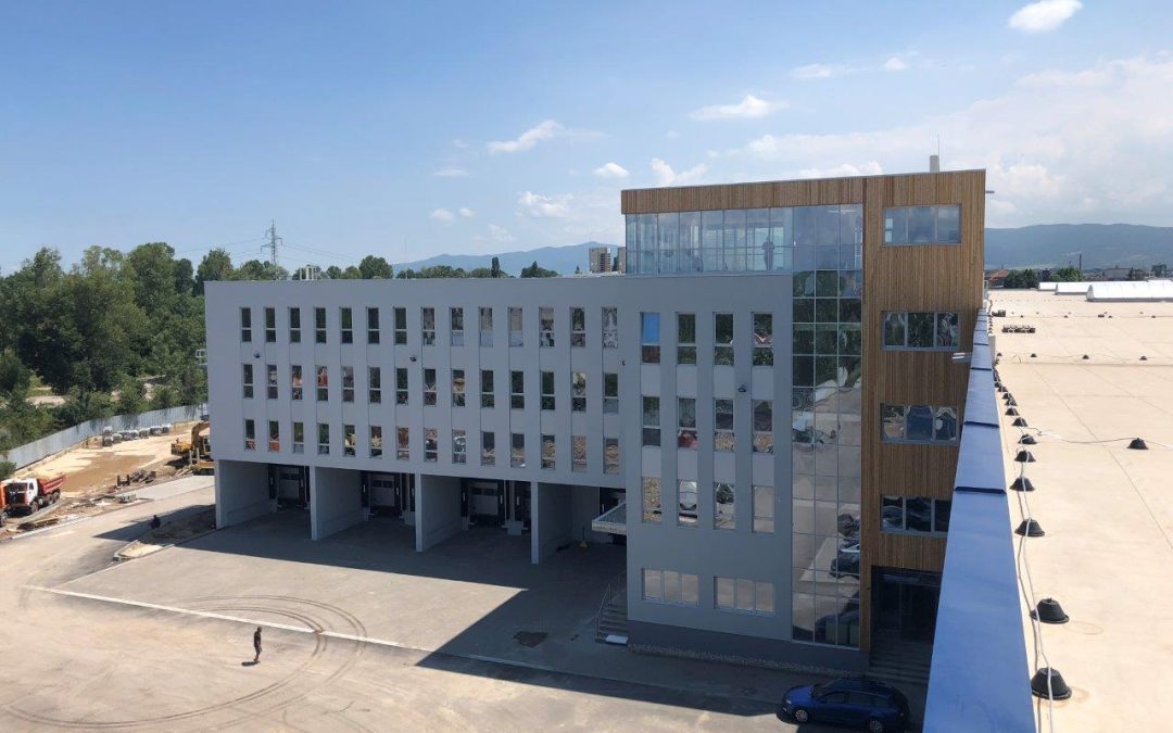 Новият логистичен център на австрийската компания cargo-partner с иновативно решение за отопление и охлаждане от Hoval