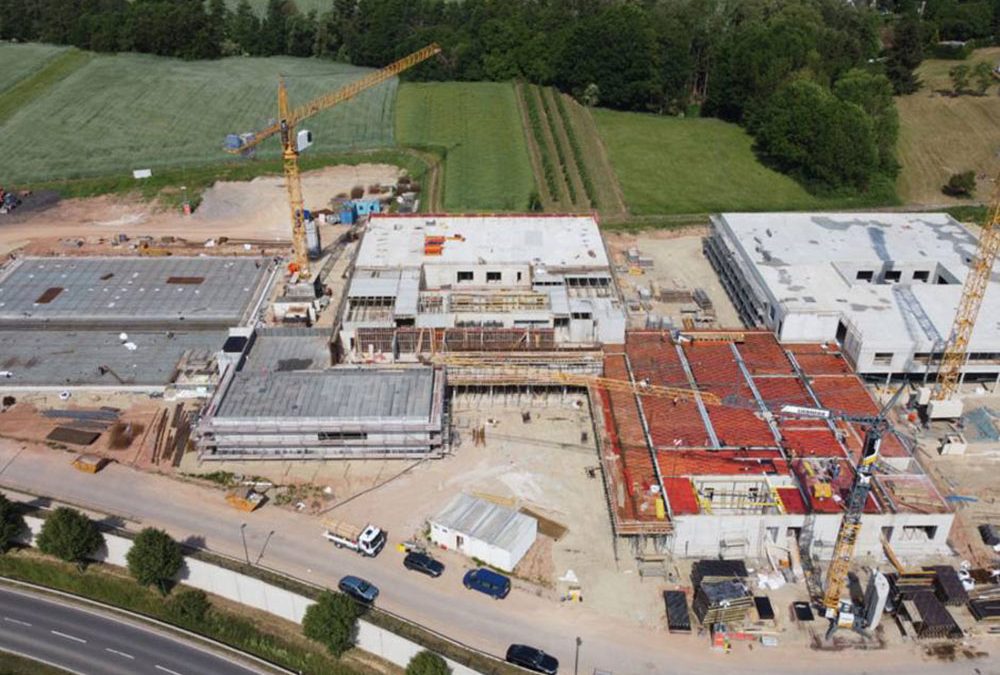 Топлина от лед за цял училищен комплекс