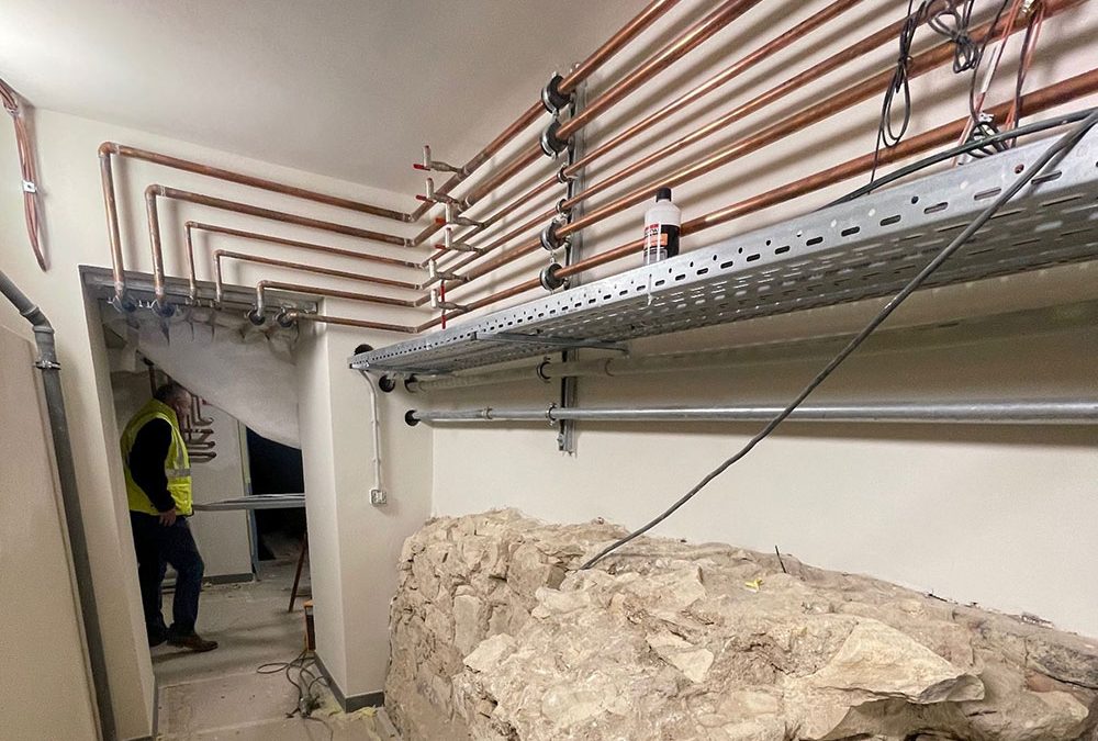 Отоплителна инсталация с мед в пражки замък