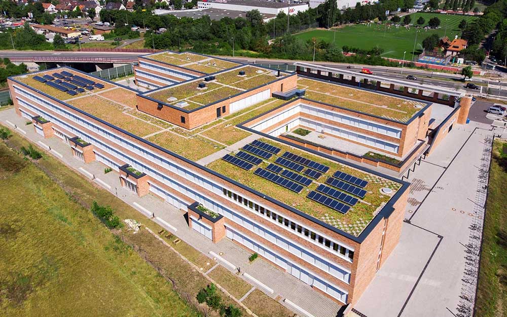 Фотоволтаични системи със зелени покриви