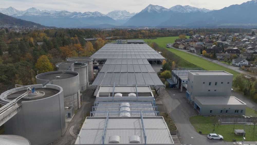 Двойна функция, двойна полза: най-големият сгъваем соларен покрив в Европа