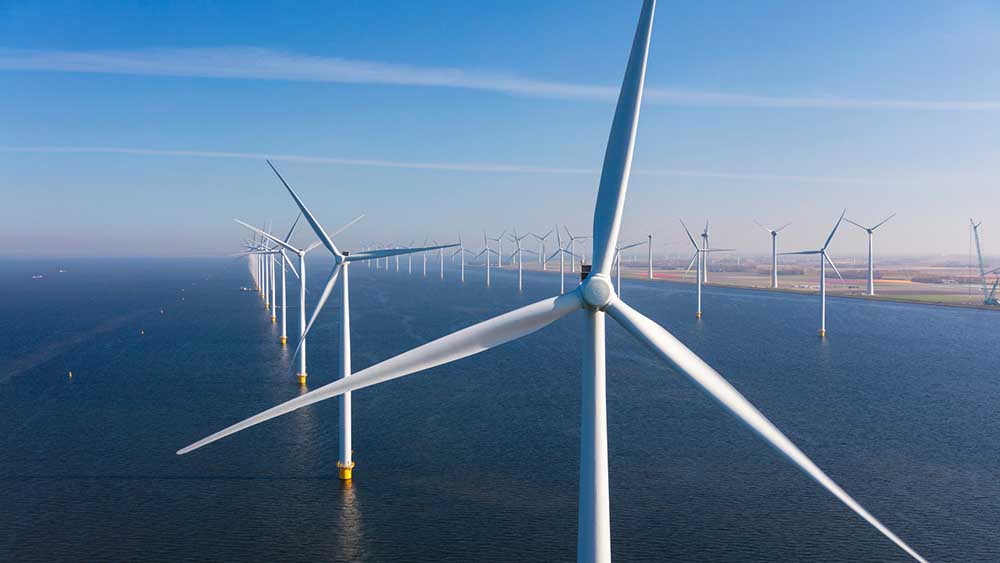 Рекорден търг: Великобритания отпуска 8,4 GW офшорна вятърна енергия